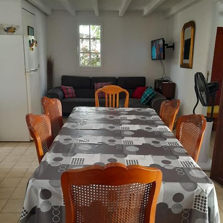Maison Creole Chaleureuse Avec Stationnement Le Gosier  Exterior foto