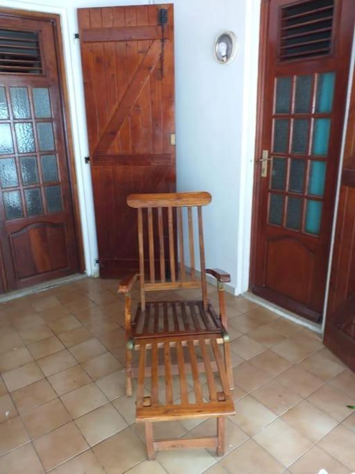 Maison Creole Chaleureuse Avec Stationnement Le Gosier  Exterior foto